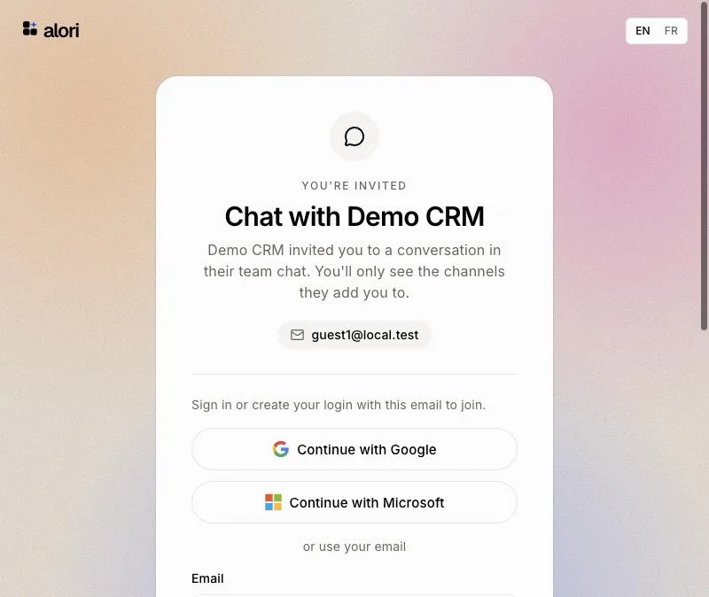 La page d'invitation vue par un invité, avec le nom de l'entreprise et les options de connexion